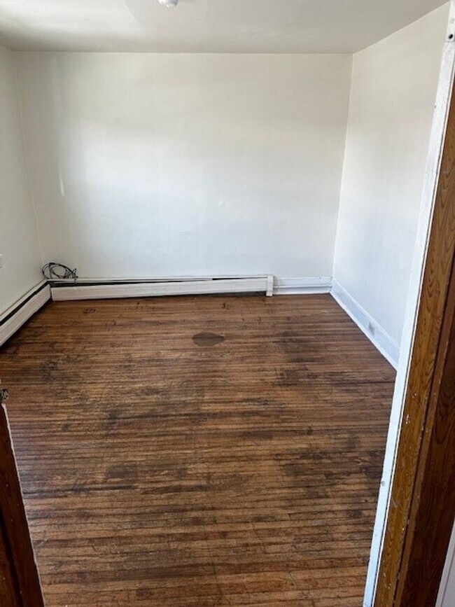 Building Photo - 3 bedroom semi Etters