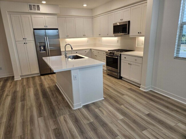 Building Photo - 1200 Lasso Way