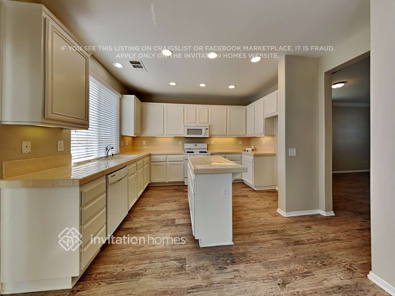 Building Photo - 1679 Benedict Ct