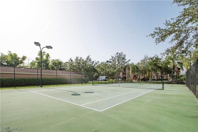 Building Photo - 1220 Wildwood Lakes Blvd