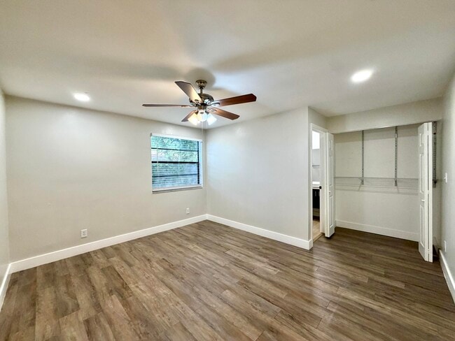Building Photo - 661 NW 23rd Terrace