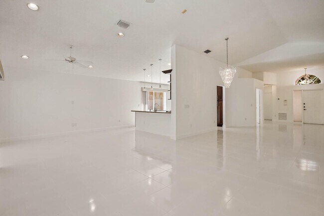 Building Photo - 13596 Weyburne Dr