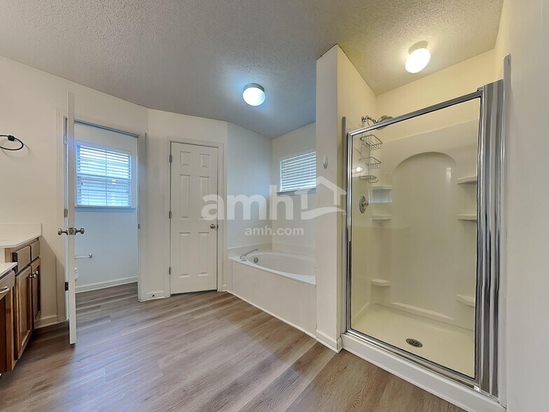 Building Photo - 3145 Amanda Belle