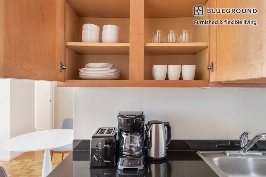 Building Photo - 85 John St