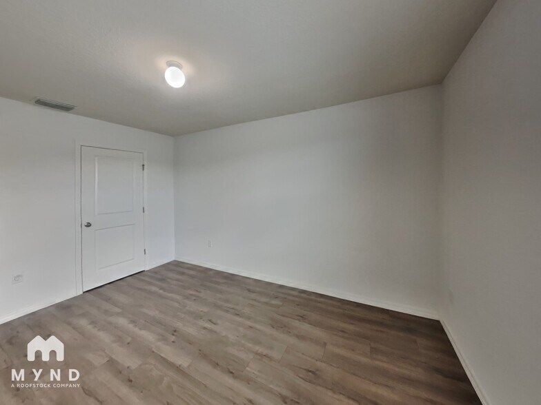 Building Photo - 1016 Ashentree Dr