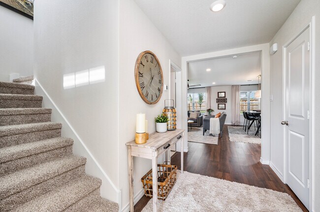 Building Photo - 22607 Green Jacket