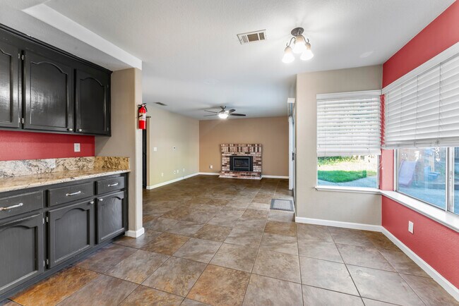 Building Photo - 2126 Sunhaven Ct