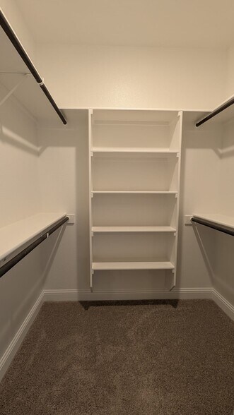 she closet in Masterbedroom - 835 Lennox Dr