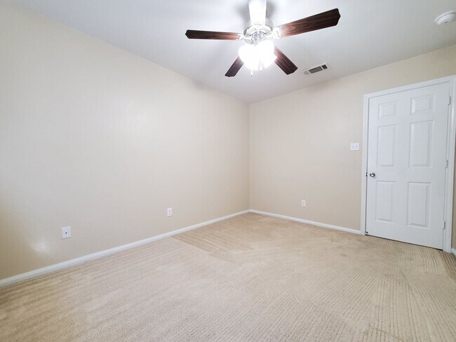 Building Photo - 4-Bedroom House for Rent in Killeen
