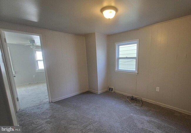 Building Photo - 4 W 2nd St