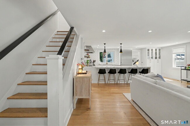 Building Photo - 8 Kirock Pl