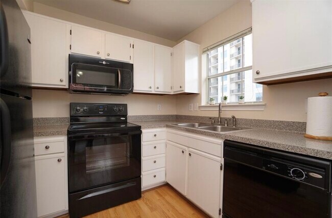 Building Photo - 3231 Allen Pkwy