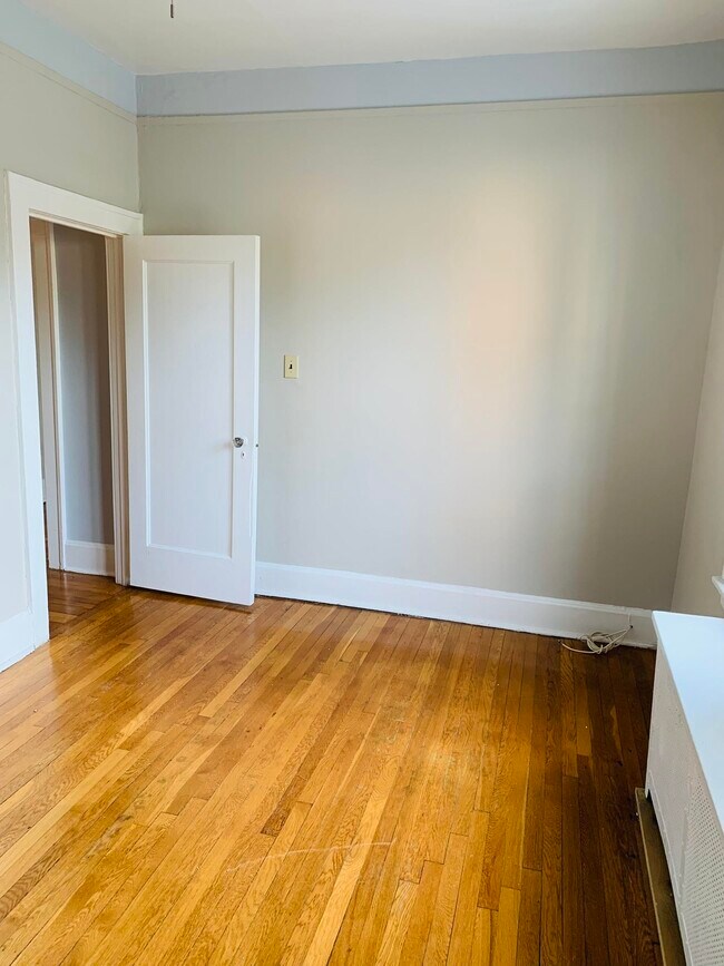 Building Photo - 86 W 34th St.