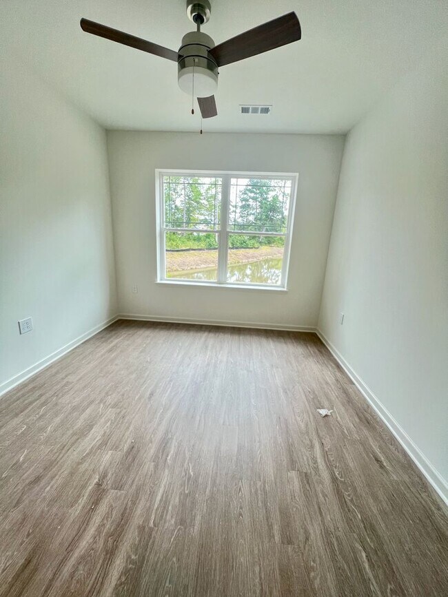Building Photo - Brand New, 1 bedroom in Beacon Landing