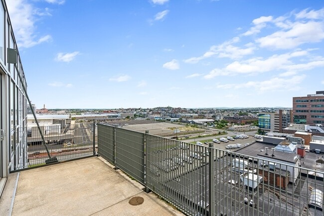 Building Photo - 25 Channel Center St