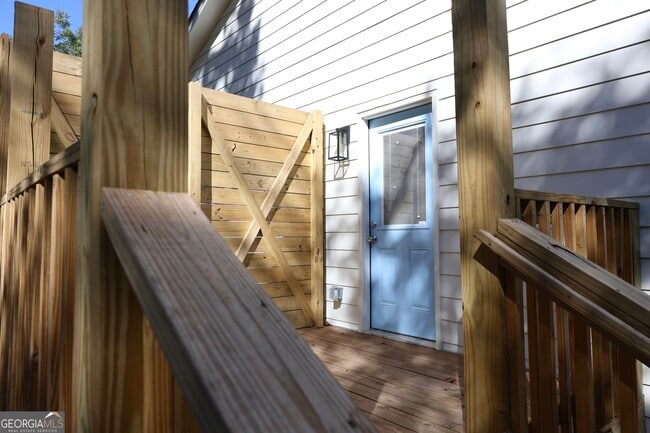 Building Photo - 278 Brooklake Pl