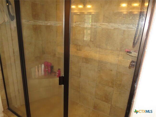 Building Photo - 2505 Mugho Dr