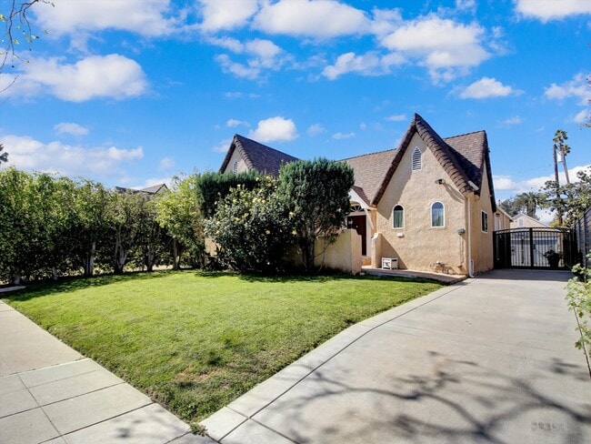 Building Photo - 203 S Stanley Dr