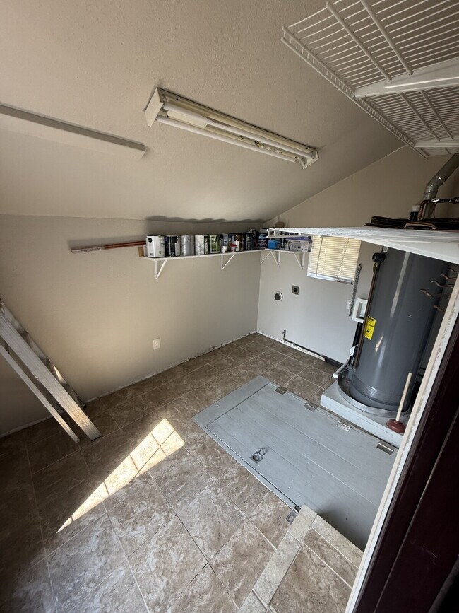 Building Photo - "Charming 2-Bed Oasis in Westminster – Cozy Living"