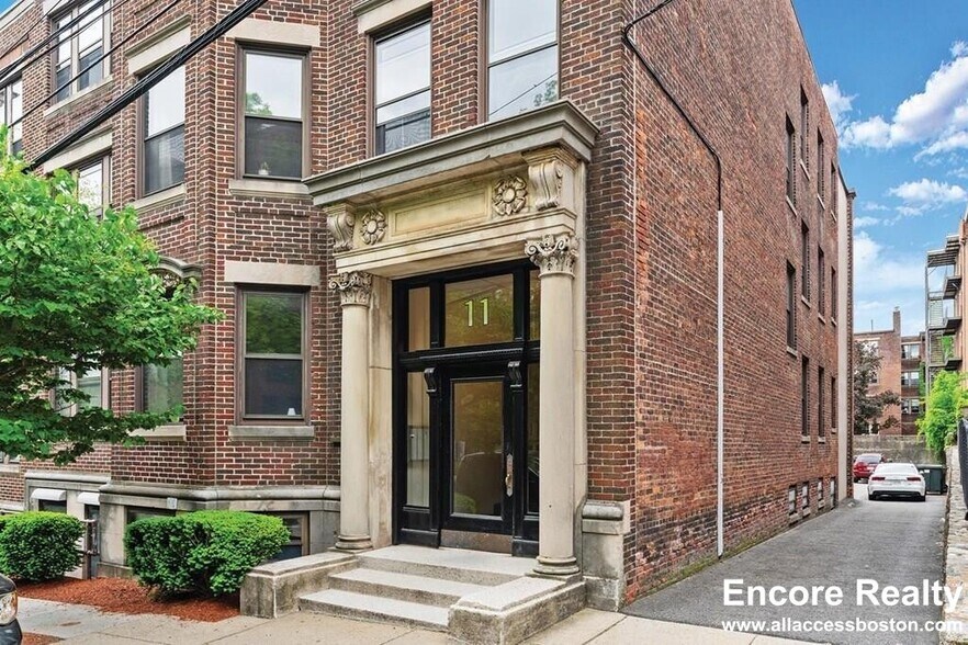 Building Photo - 11 Stearns Rd