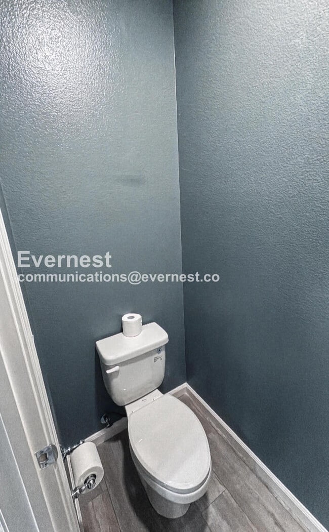 Building Photo - 2298 Winepol Loop