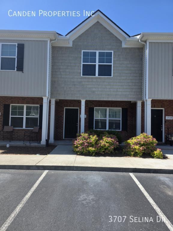 Building Photo - 3707 Selina Dr