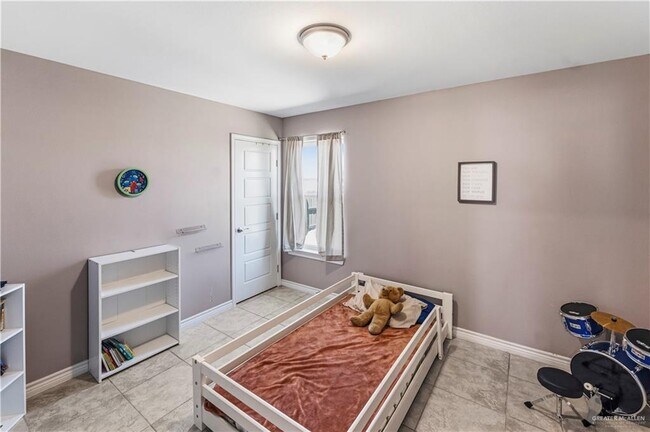 Building Photo - 19 Grand Canyon St