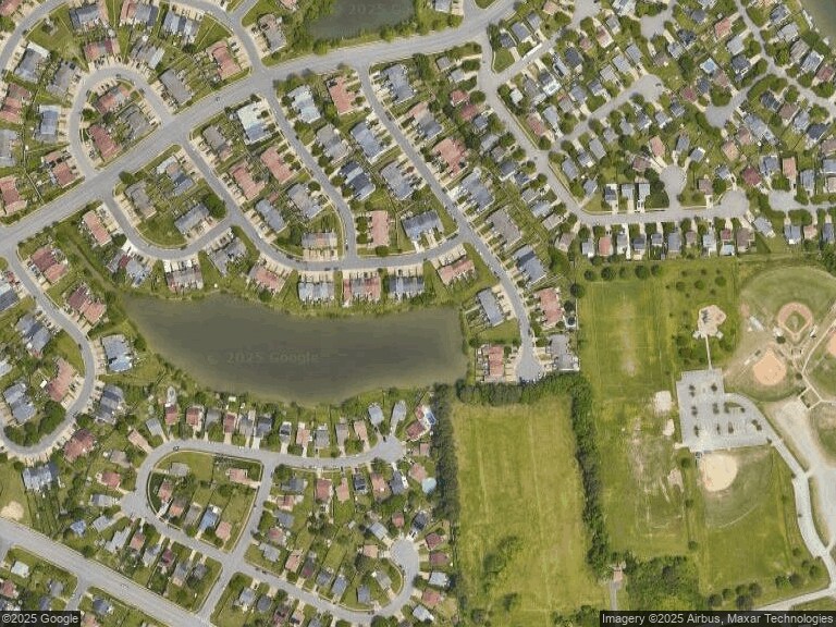 Building Photo - 713 Goodard Dr