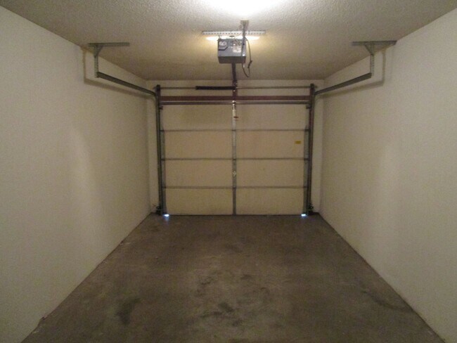 Building Photo - 4302-4304 Cheryl Ct.