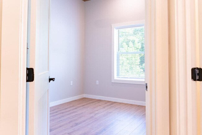 Building Photo - 406 Hideaway Ridge Cir