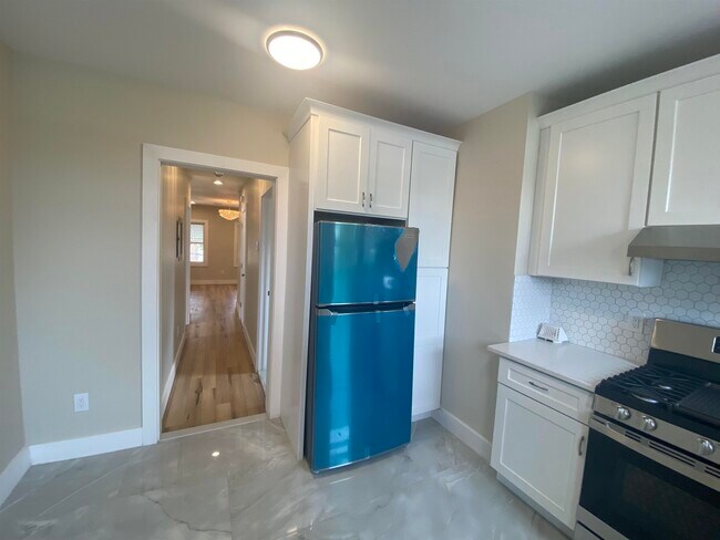 Building Photo - 275 AVENUE B Ave