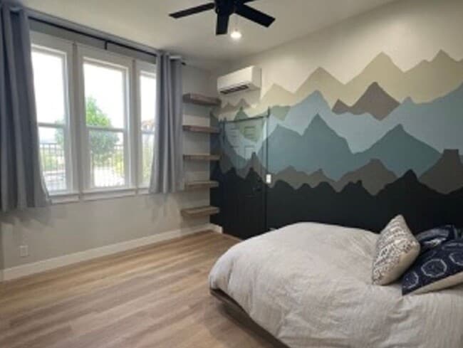 Building Photo - Beautiful, 6 Bedroom Home!