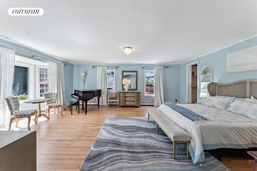 Building Photo - 35 Sheppard St