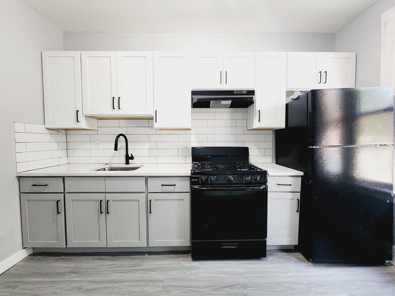 Building Photo - 230 Grant Ave