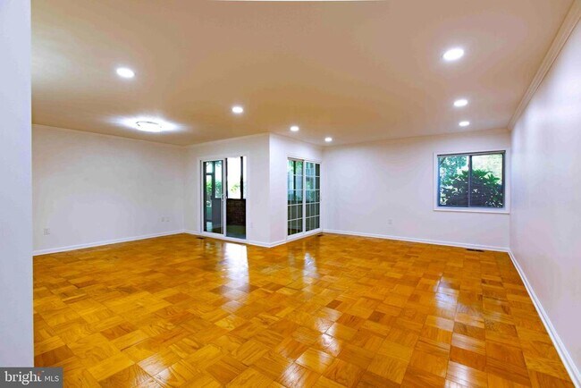 Building Photo - 1 Stonehenge Cir