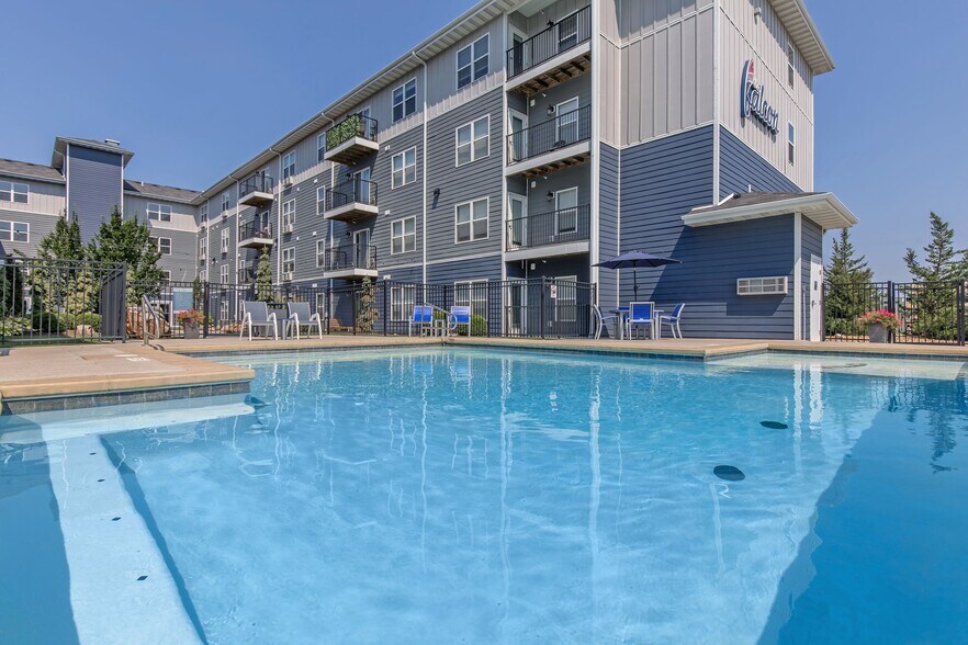 The Falcon Apartments - The Falcon of Southern Hills