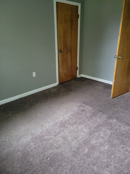 Bedroom 1 - 25 Fernwood Ave