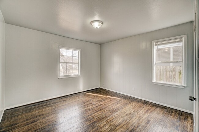 Building Photo - 3 Bed 1 Bath in Del City!