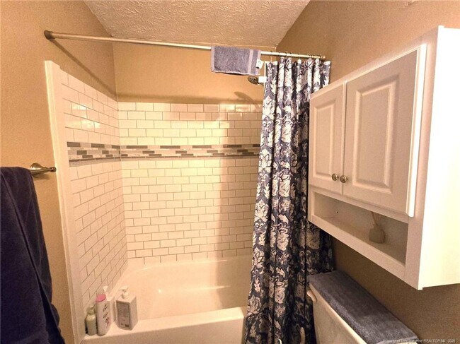 Building Photo - 6873 Brasswood Dr