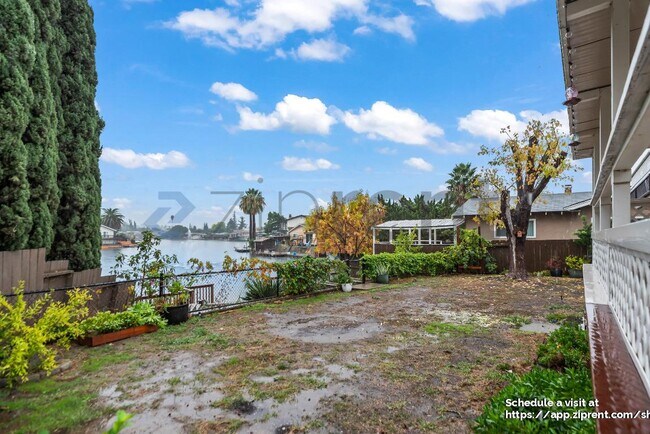 Building Photo - 48 N Lake Dr