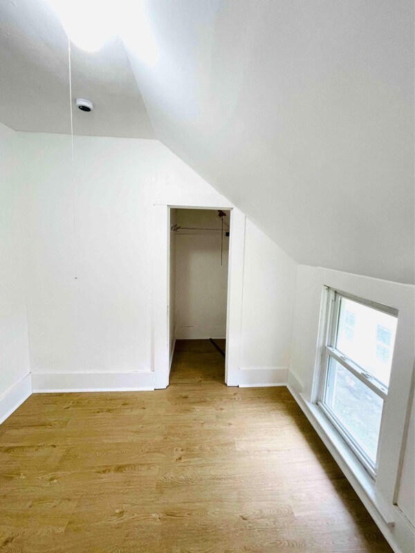 Building Photo - 2051 W 45th St