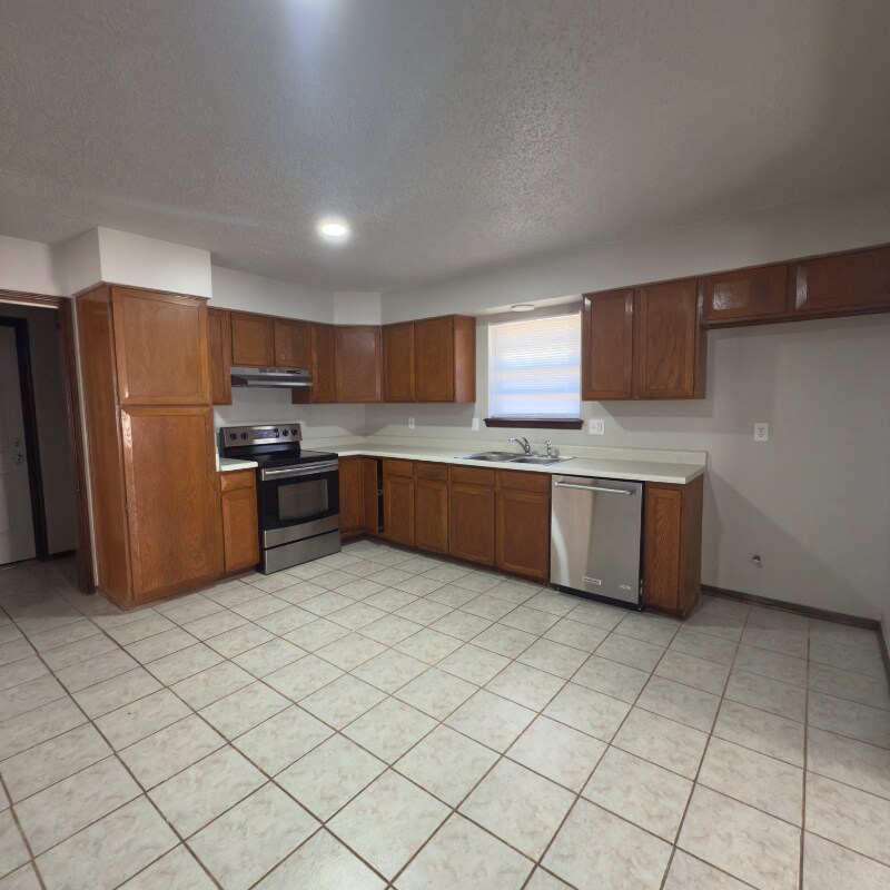 Building Photo - 100 Lochwood Cir