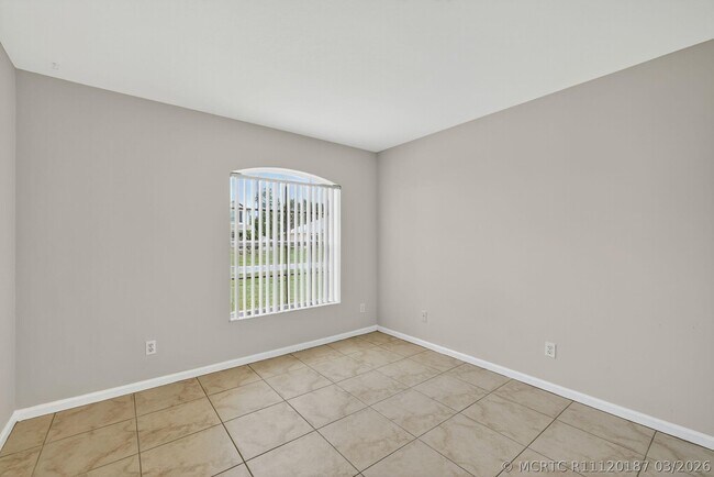 Building Photo - 4919 NW Forlano St