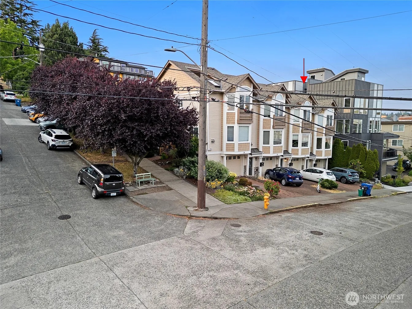 View from Corner - 404 Aloha St