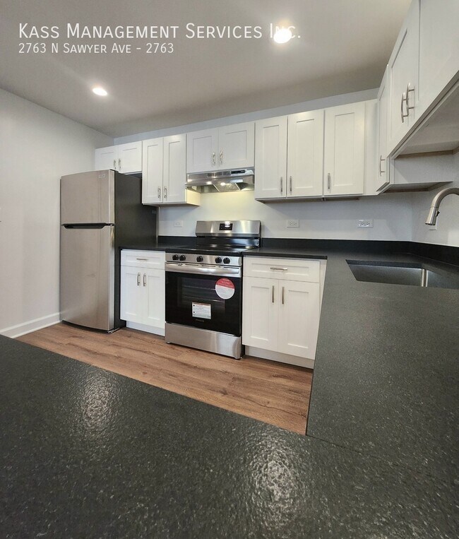 Building Photo - 2763 N Sawyer Ave