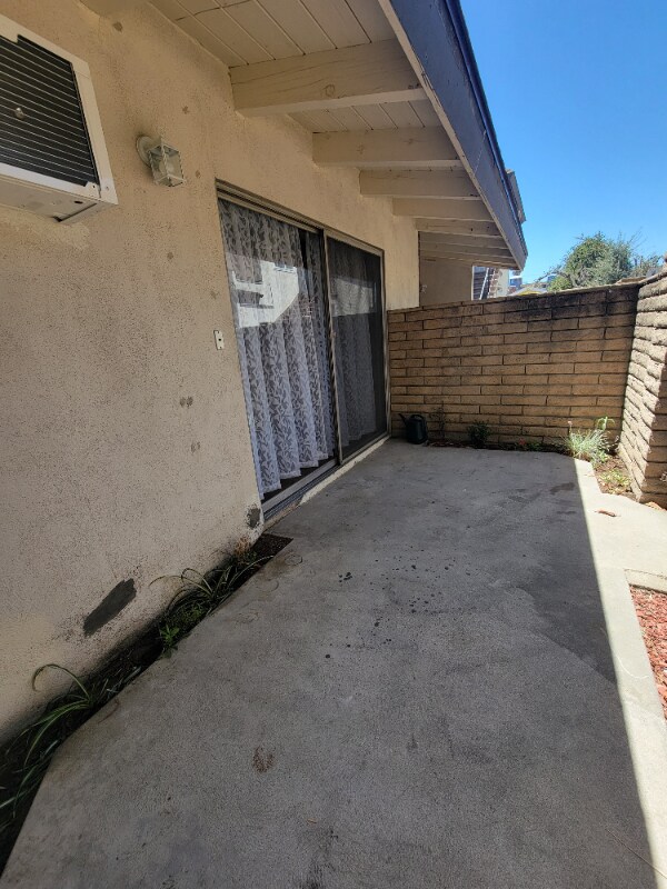 Building Photo - 7340 Ventura Canyon Ave