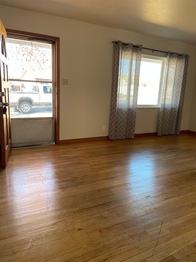 Building Photo - North Central 3 Bedroom Home