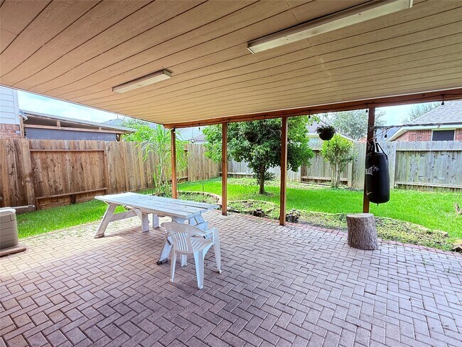Building Photo - 13907 Normandy Ct