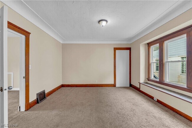 Building Photo - 3617 E 57th St