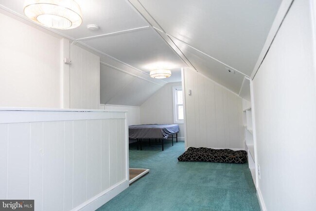 Building Photo - 130 7th Ave